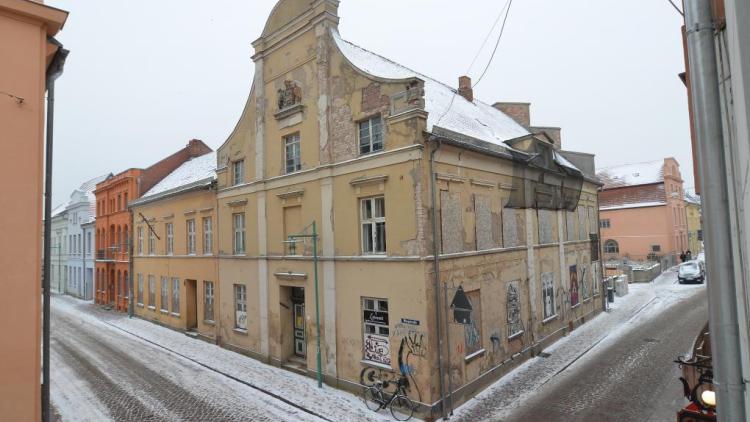 Domstraße Außenfassade vorher